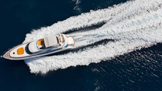 Private 2-Hour Luxury Yacht Cruise on Bosphorus