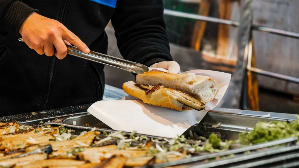 Istanbul Street Food Tour: Bosphorus & Kadikoy