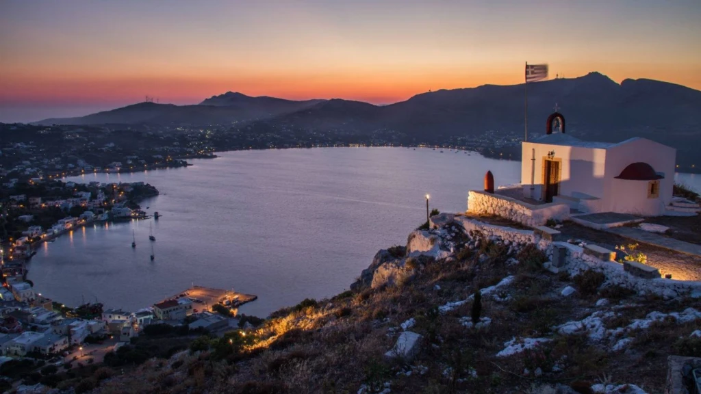 Çeşme Hareketli Selectum Blu Cruises ile Yunan Adaları Turu / 3 Gece  Konaklamalı  / Çeşme Çıkışlı