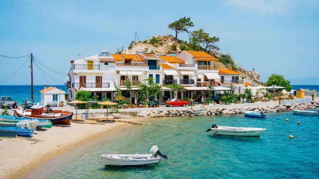 Çeşme Hareketli Selectum Blu Cruises ile Yunan Adaları Turu / 3 Gece  Konaklamalı  / Çeşme Çıkışlı
