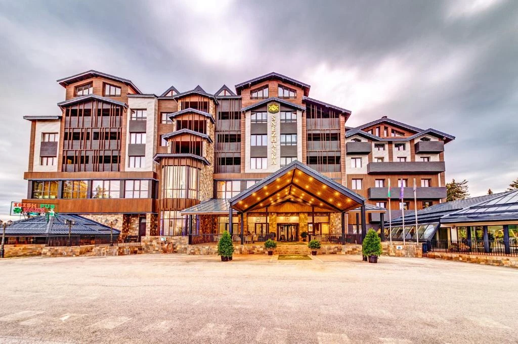 SÖMESTR'A ÖZEL PAMPOROVO TATİLİ  SHEJANKA HOTEL 3* (03-06 Şubat 2027)