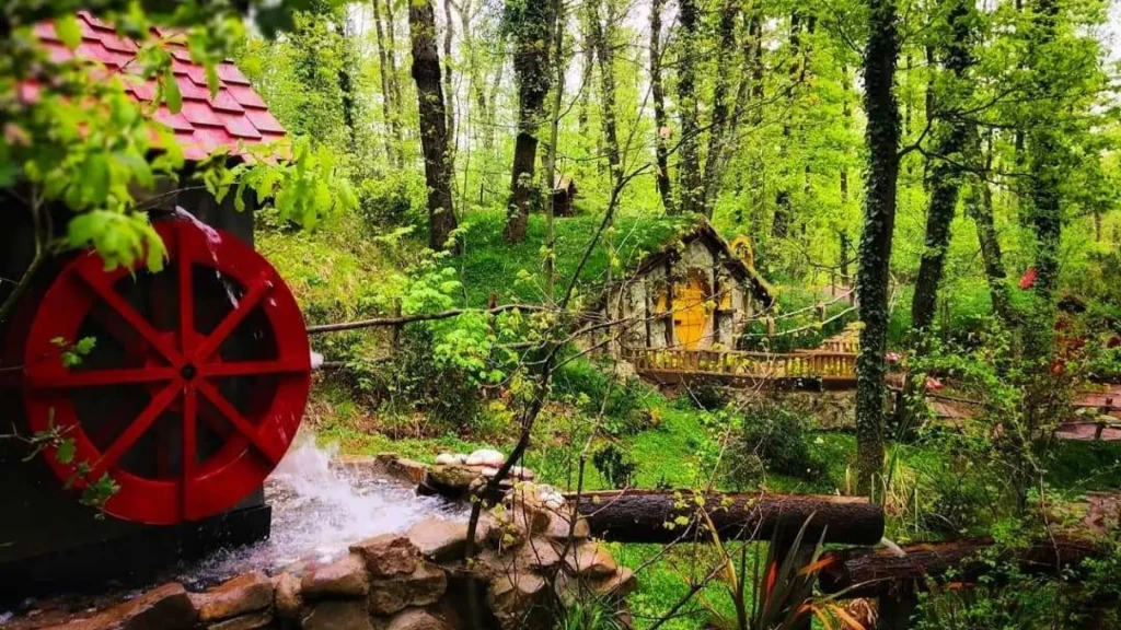 Yedigöller Sapanca Maşukiye Hobbit Evleri Ormanya Turu / 1 Gece Otel Konaklamalı / İstanbul Çıkışlı