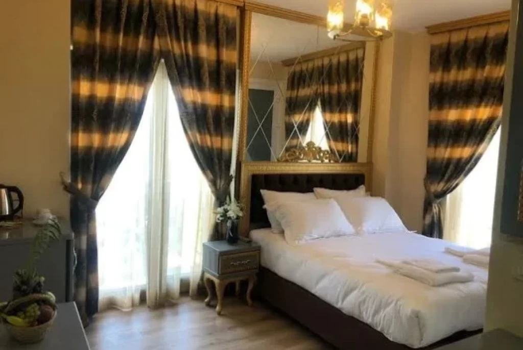 Golden Hill Hotel Downtown