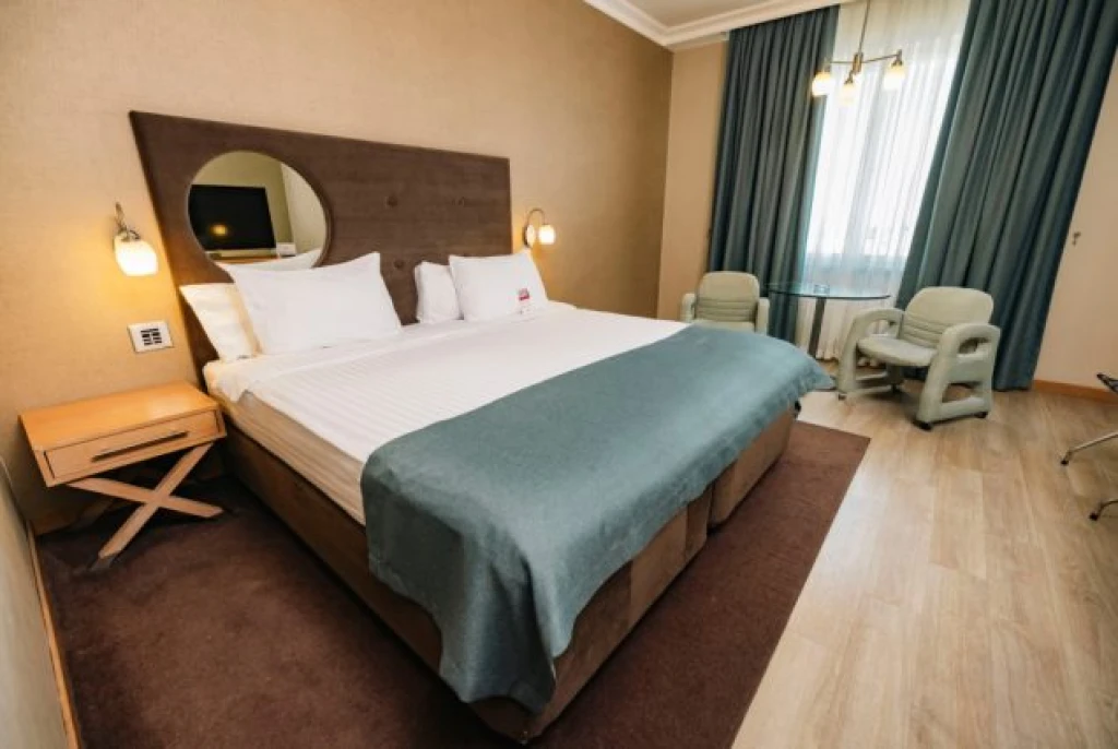 WOW Airport Hotel 4*