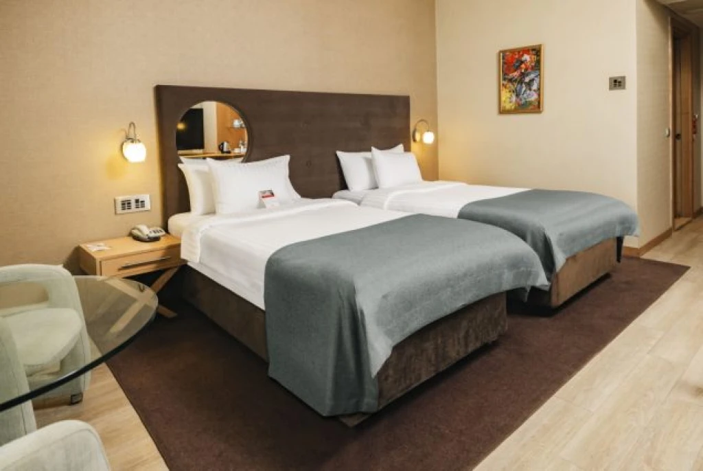 WOW Airport Hotel 4*