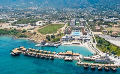 Cratos Premium Hotel