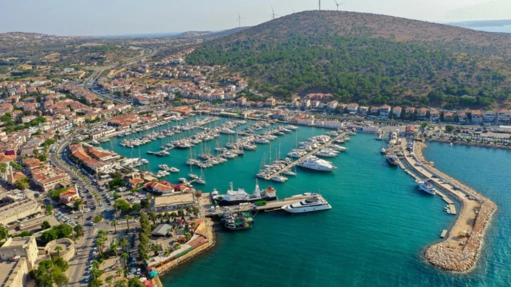 29 Ekim Özel Salda Gölü, Pamukkale, Kısık Kanyonu, Kaklık Mağarası, Çeşme & Alaçatı Turu / 2 Gece Konaklamalı / İstanbul Çıkışlı