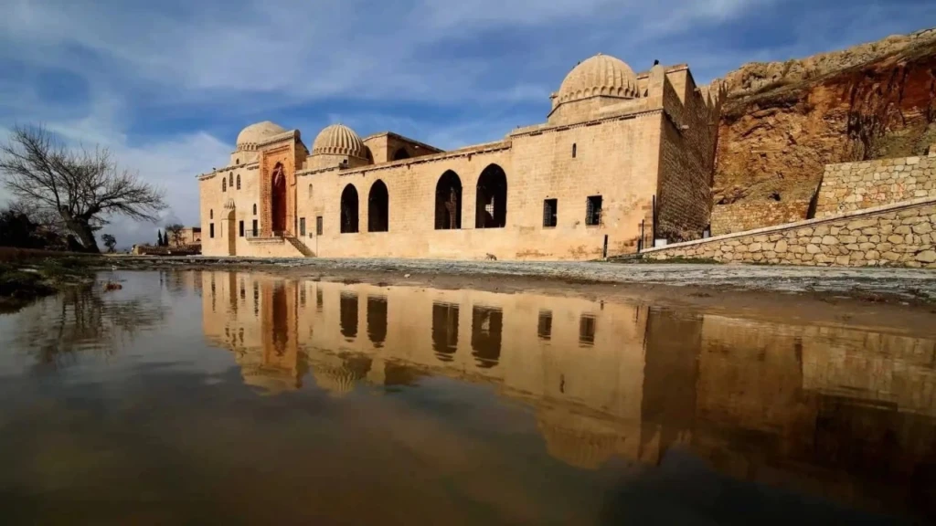 Uçaklı İkonik Mardin Turu / 2 Gece Konaklamalı  / İstanbul Çıkışlı