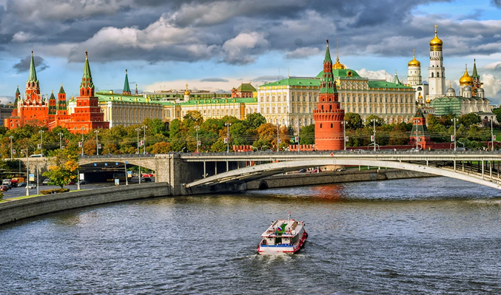 Rusya-St. Petersburg'dan Kızıl Meydan'a St. Petersburg-Moskova