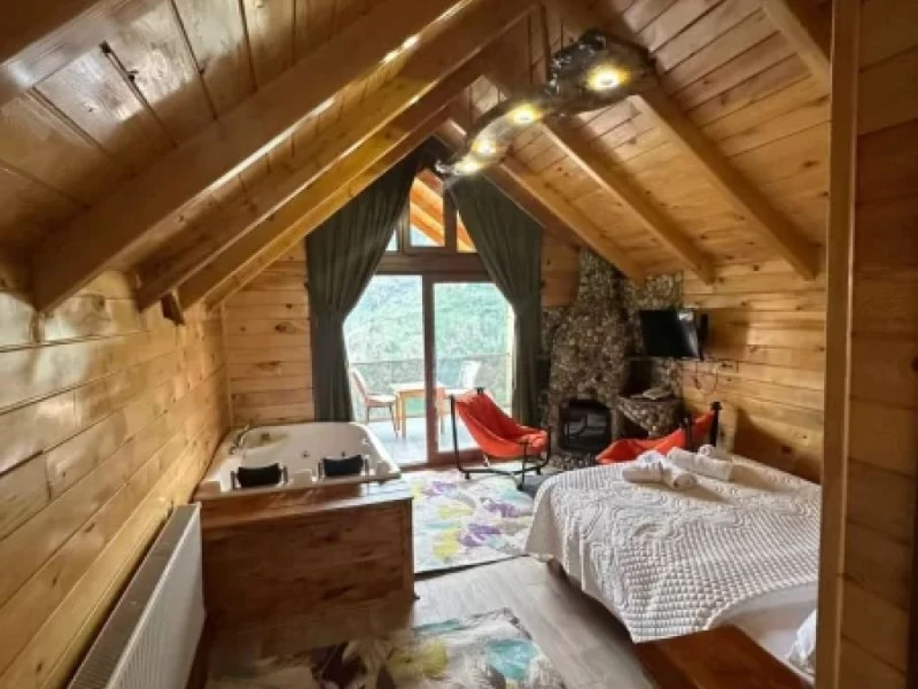 101 No Vadi Suit Jakuzili Balayı Bungalovu