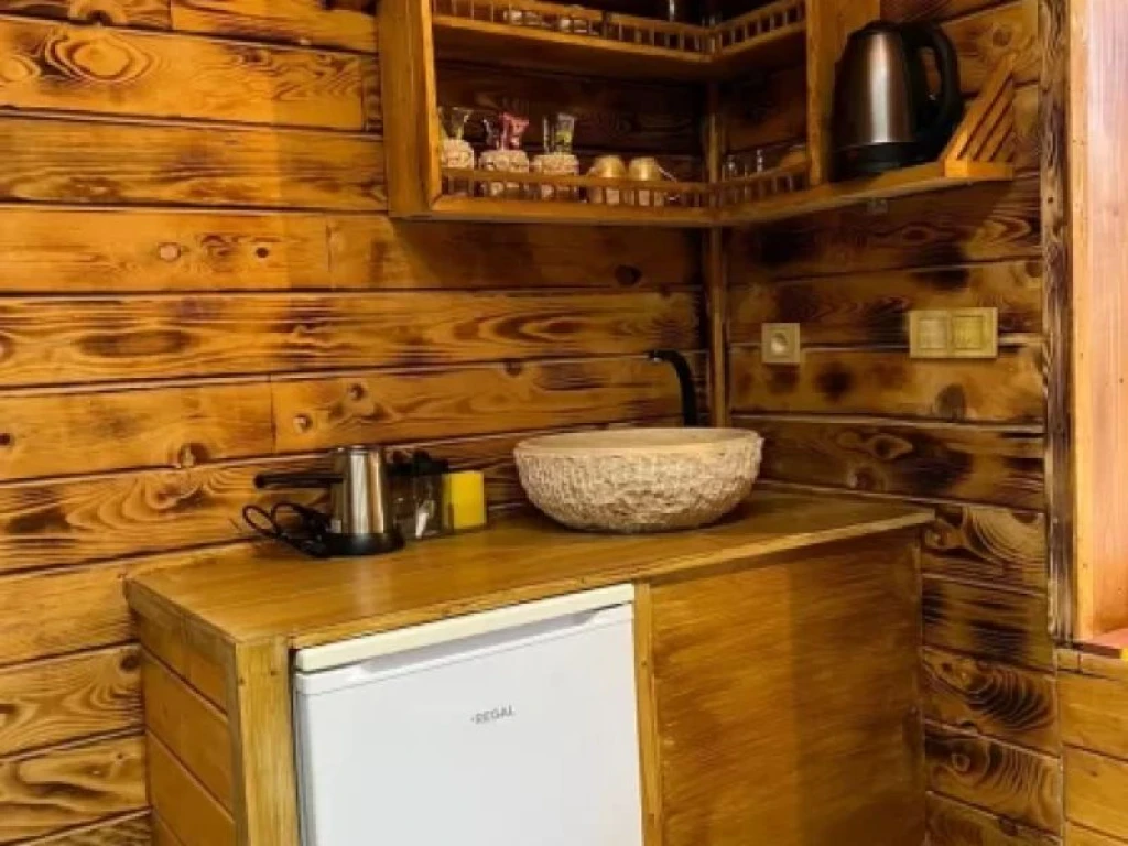 102 No'lu Şömineli Jakuzili Balayı Bungalovu