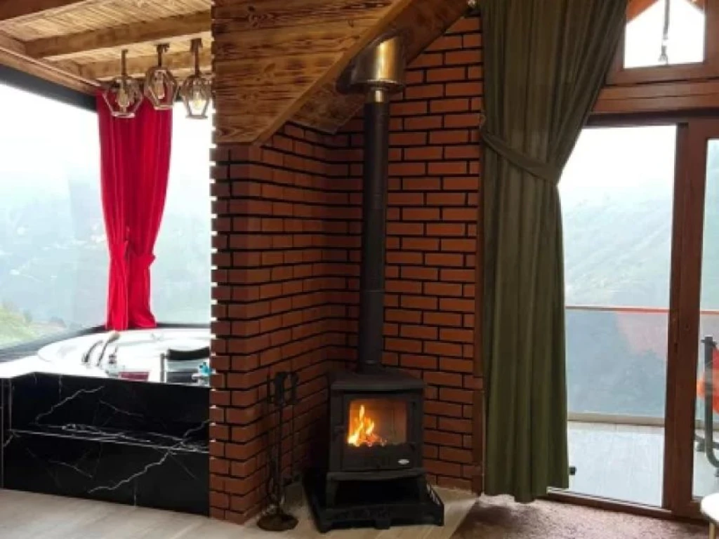 103 No – Şömineli Jakuzili Bungalov