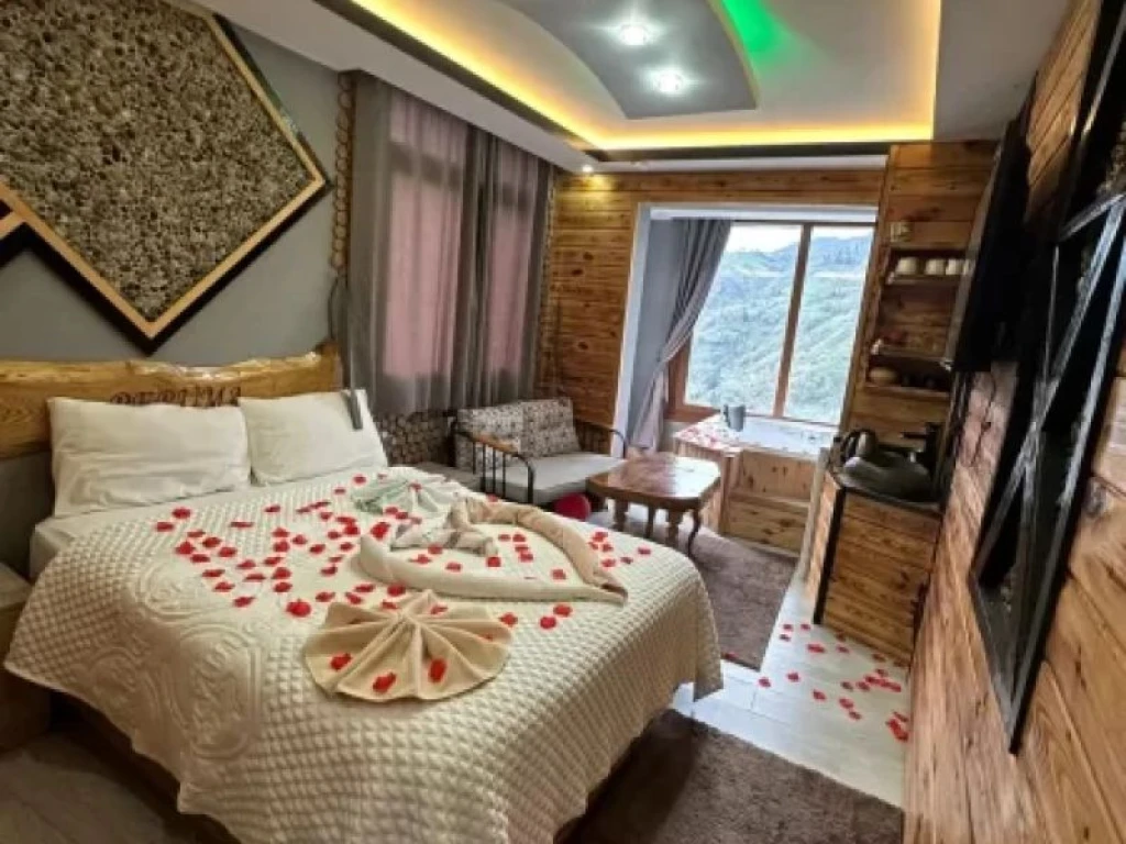 201 No – Jakuzili Butik Balayı Paketi (Romantik Konaklama)