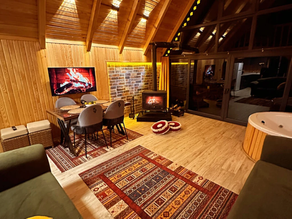 Aurora Jakuzili Bungalov & Manzaralı Suit – Rize