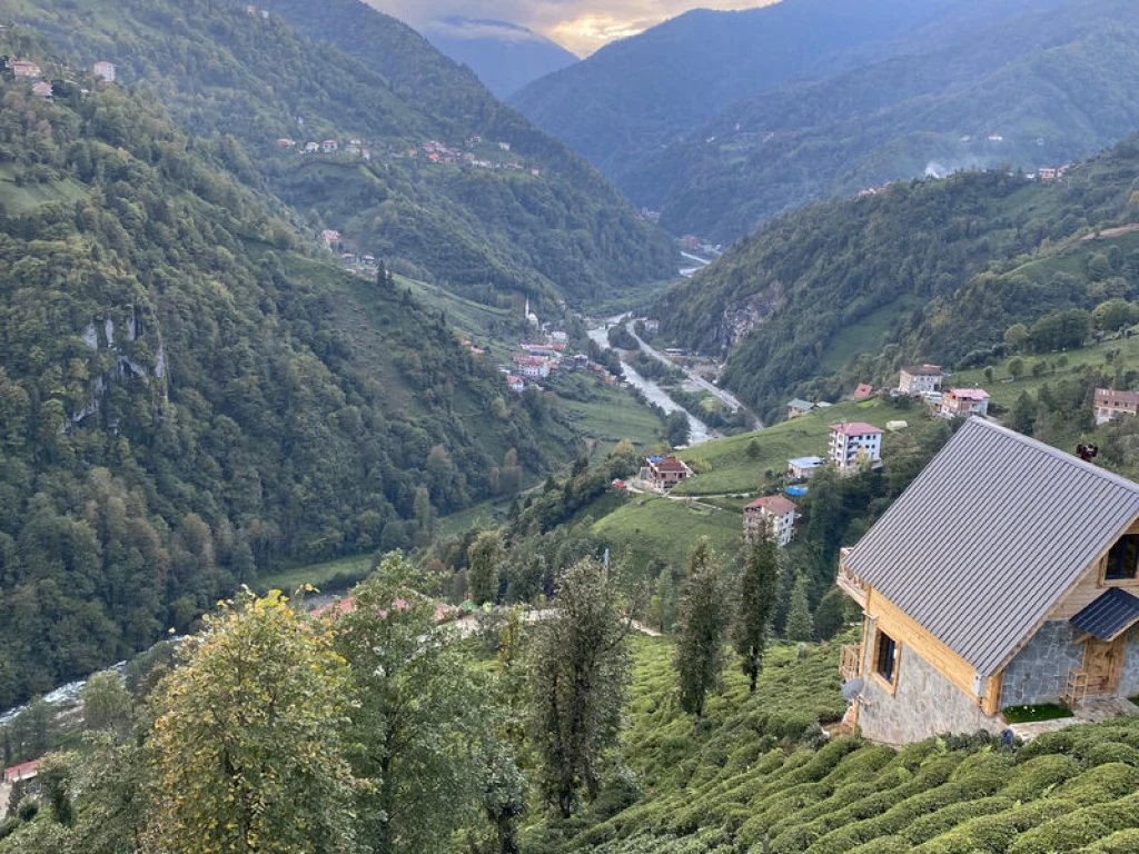 Çamlıhemşin Jakuzili ve Manzaralı Balayı Oteli