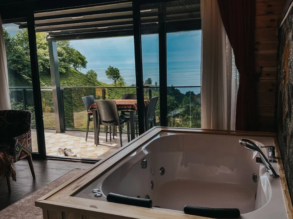 Havuzlu, Doğa ve Deniz Manzaralı Muhafazakâr Bungalov