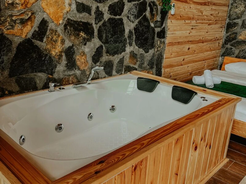 Havuzlu, Doğa ve Deniz Manzaralı Muhafazakâr Bungalov