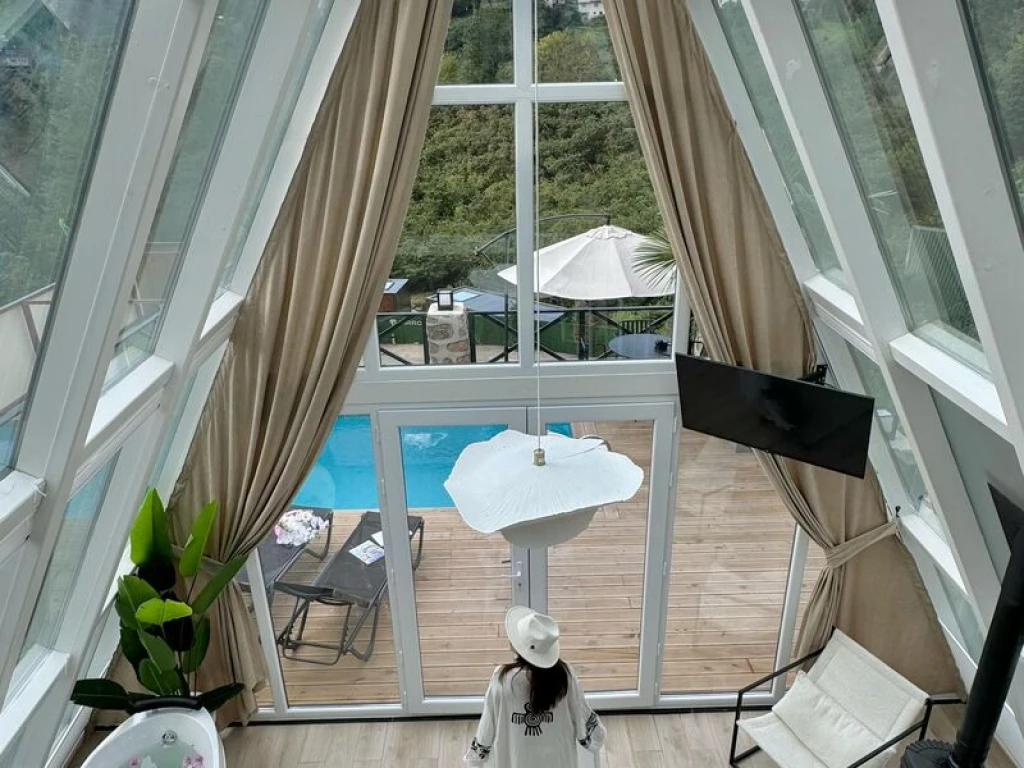Isıtmalı Havuzlu Muhafazakar Bungalov ve Jakuzili Tiny House