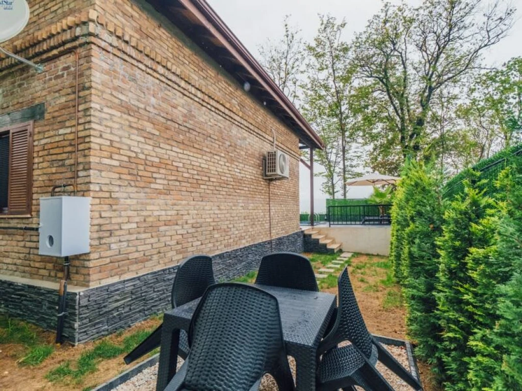 Isıtmalı Havuzlu Taş Ev