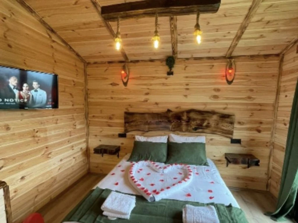 Jakuzili Vadi Manzaralı Dağ Evi