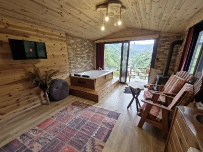 Jakuzili Vadi Manzaralı Dağ Evi