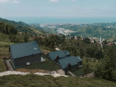 Jakuzili ve Cam Tavanlı Bungalovlar