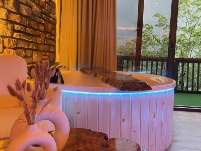 Jakuzili ve Türk Hamamlı Bungalovlar | Balayı & Aile Konseptli
