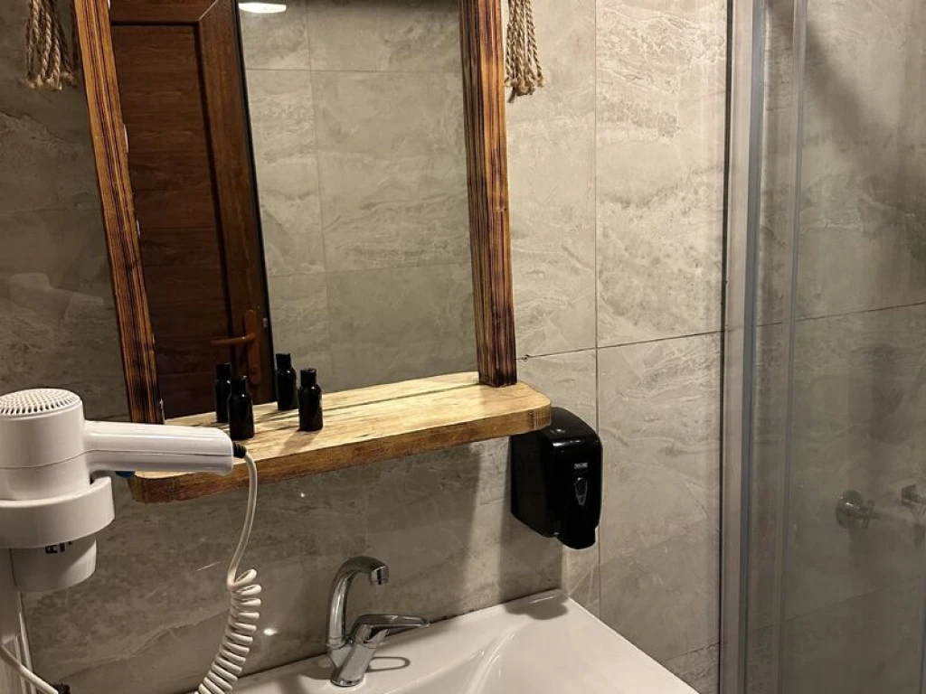 Jakuzili Zirve Dağ Evleri