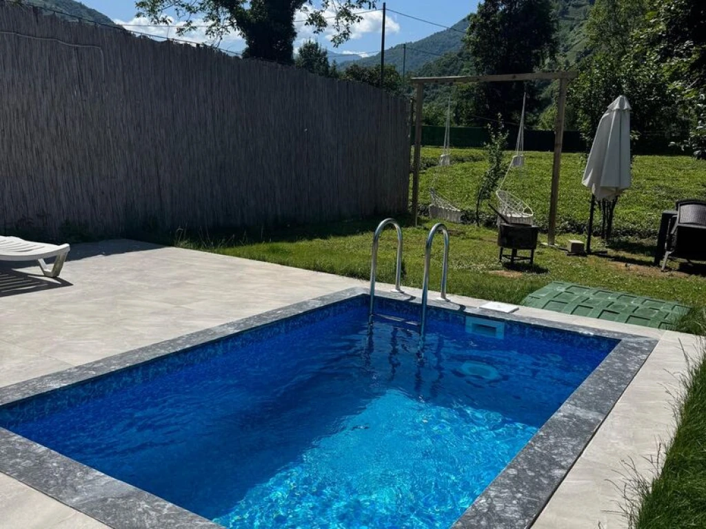 Muhafazakar Havuzlu Jakuzili Bungalov