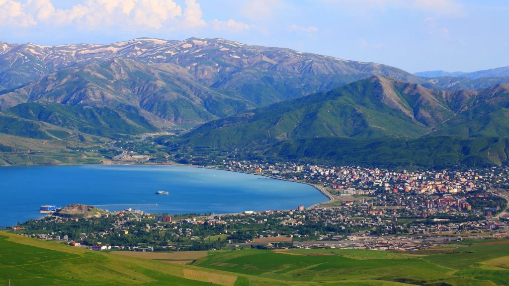 Uçaklı İkonik Doğu Anadolu & Nahçıvan Turu / 4 Gece Konaklamalı / Ankara Çıkışlı / Kasım Ara Tatil Özel