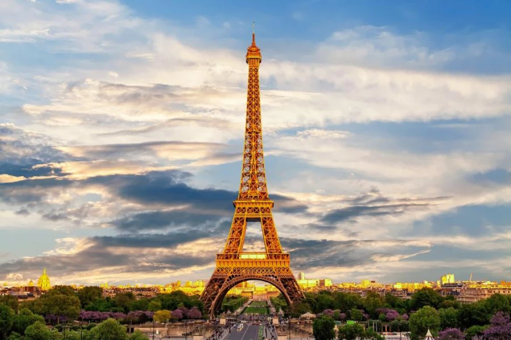 Ramazan Bayramı Özel Antalya Çıkışlı Görkemli Paris ve İncileri Turu 3 Gece 4 Gün