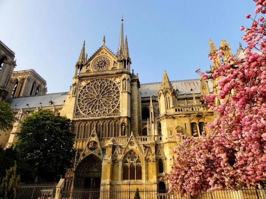 Ramazan Bayramı Özel Antalya Çıkışlı Görkemli Paris ve İncileri Turu 3 Gece 4 Gün