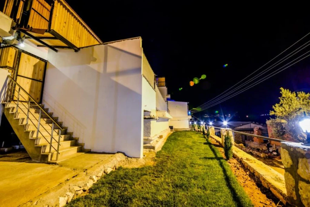 KALKAN 2 YATAK ODALI ISITMALI HAVUZLU VİLLA