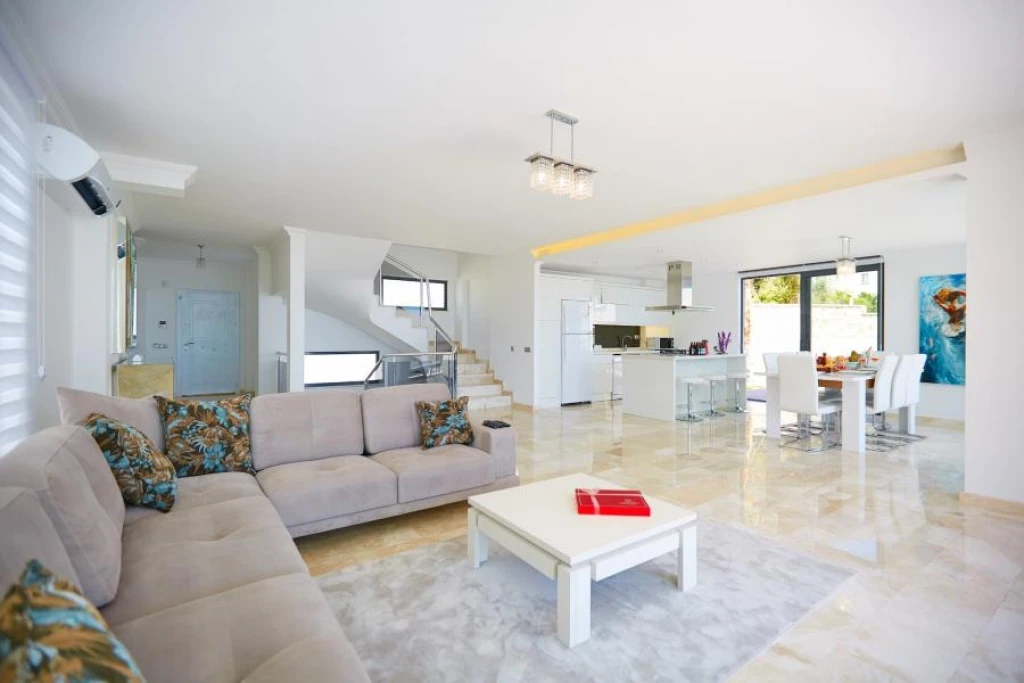 5 Yatak Odalı Havuzlu Villa - Kalkan TT68