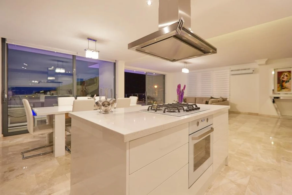 5 Yatak Odalı Havuzlu Villa - Kalkan TT68