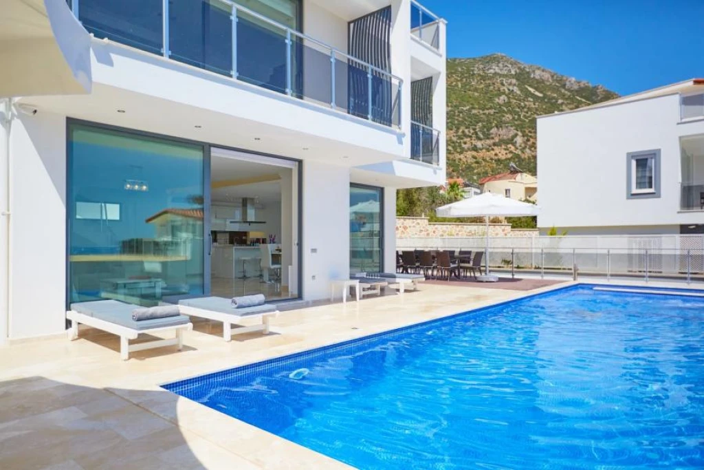 5 Yatak Odalı Havuzlu Villa - Kalkan TT68