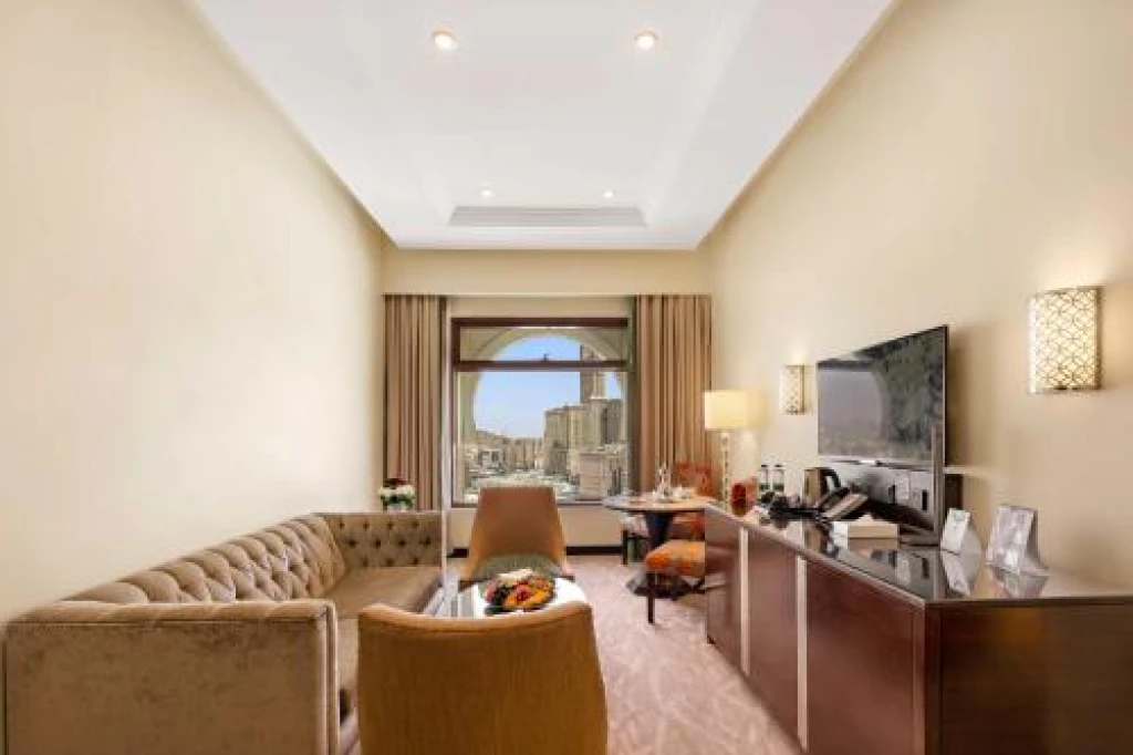 Kasım 09, 2026, 8 Günlük Umre,  Anjum Hotel 5* (Mekke) - Crowne Plaza 5* (Medine)
