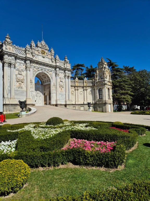 5-6 Kasım 2026  -  İzmir-İstanbul (Ortaköy, Dolmabahçe Sarayı, Taksim, Beyoğlu, Boğaz Turu