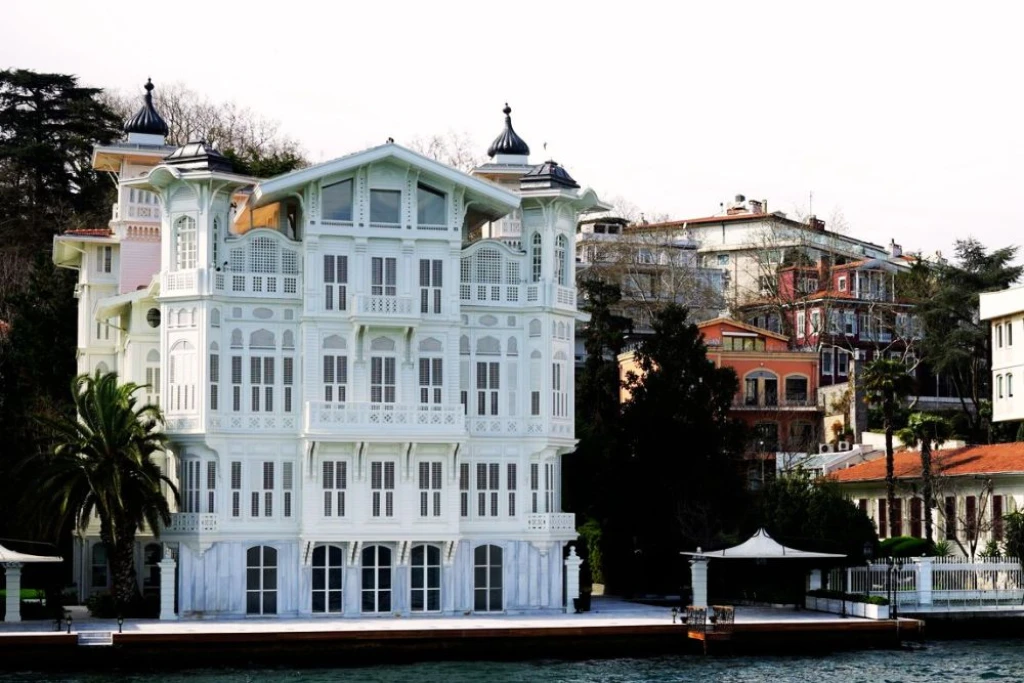 5-6 Kasım 2026  -  İzmir-İstanbul (Ortaköy, Dolmabahçe Sarayı, Taksim, Beyoğlu, Boğaz Turu
