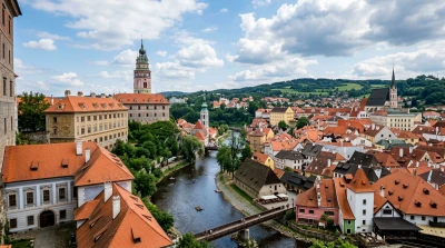 Orta Avrupa'nın Altın Üçgeni Cesky Krumlov & Bratislava & Pandorf Outlet Turları Dahil Ajet HY ile P...