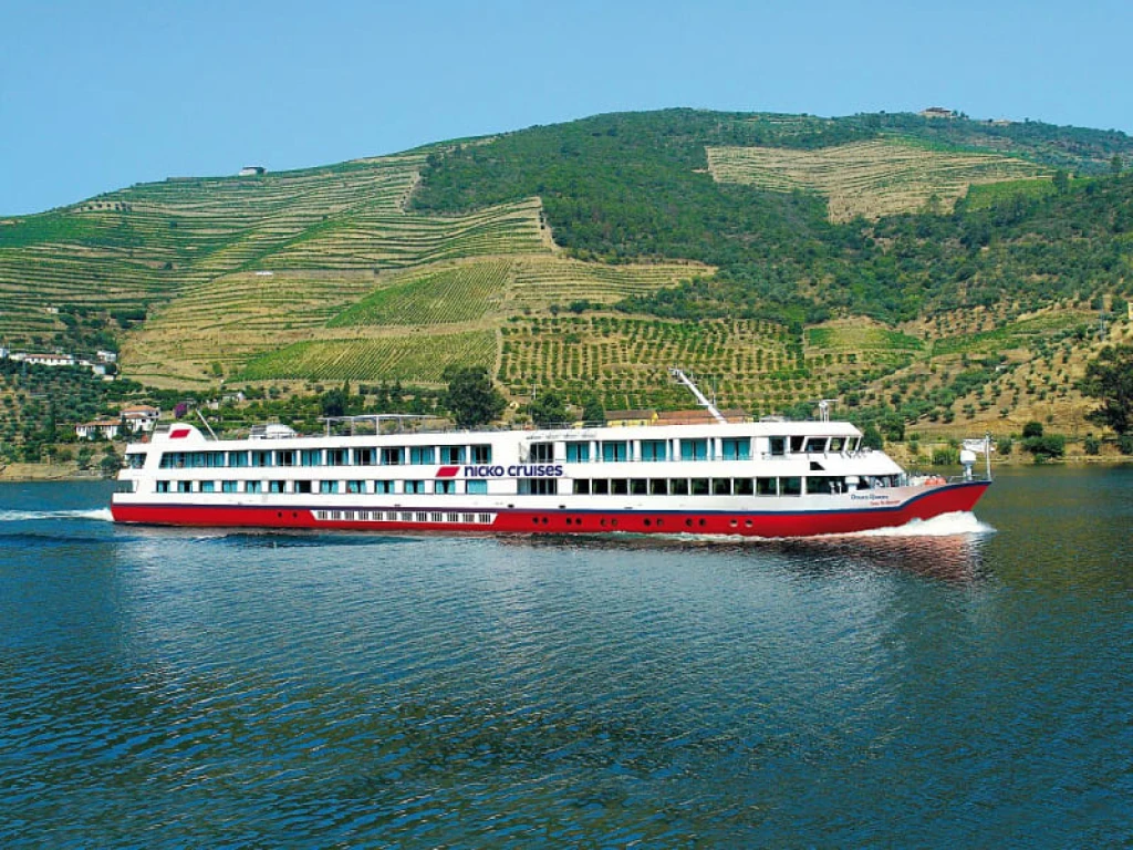 Nicko Symphone ile Yılbaşında Ren Nehri THY ile