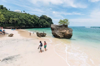 Bali’nin Saklı Cenneti: Padang Padang Plajı Gezi Rehberi