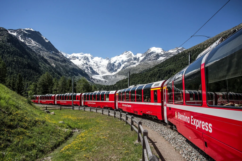 Dolu Dolu Bernina Treni ile Alpler'de 5 Ülke Rotası