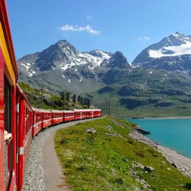 Dolu Dolu Alpler'de 5 Ülke Turu ve Bernina Ekspresi Rotası (ZRH-BSL)