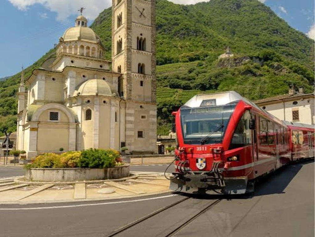 Dolu Dolu Alpler'de 5 Ülke Turu ve Bernina Ekspresi Rotası (ZRH-BSL)