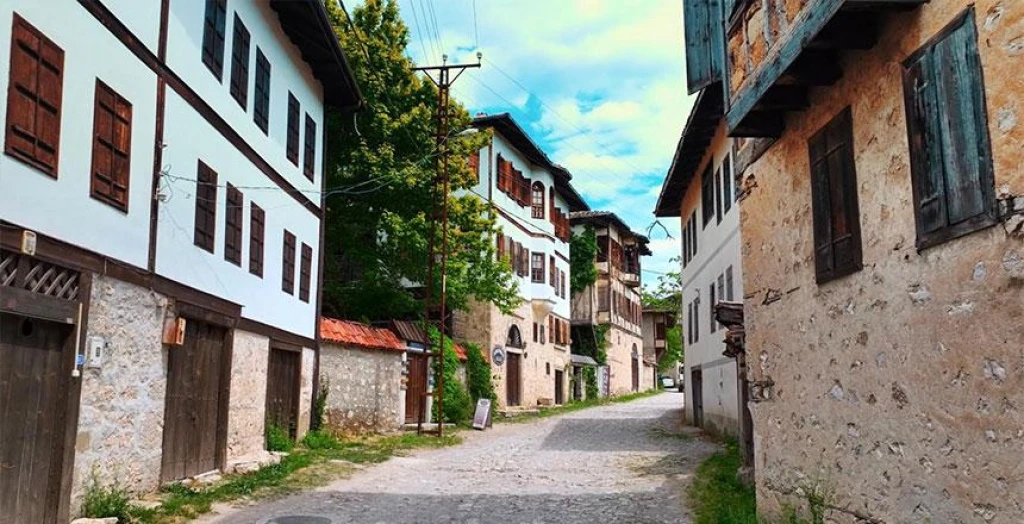 Safranbolu Yörük Köyü Safran Hasadı Turu 1 Gece Otel Konaklamalı