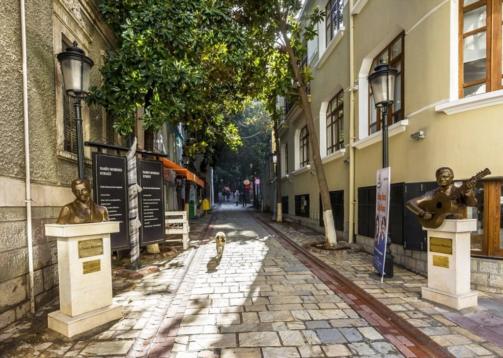 Karaburun Nergis Çiçeği Festivali Turu 1 Gece Otel Konaklamalı