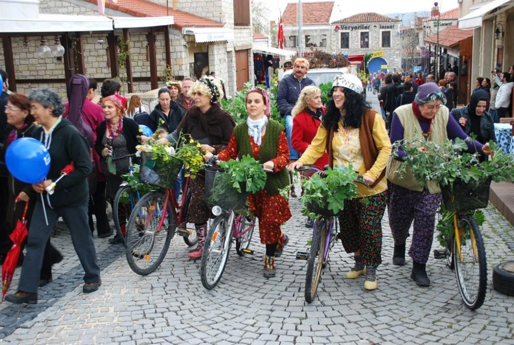 Alaçatı Ot Festivali Turu - 1 Gece Otel Konaklamalı