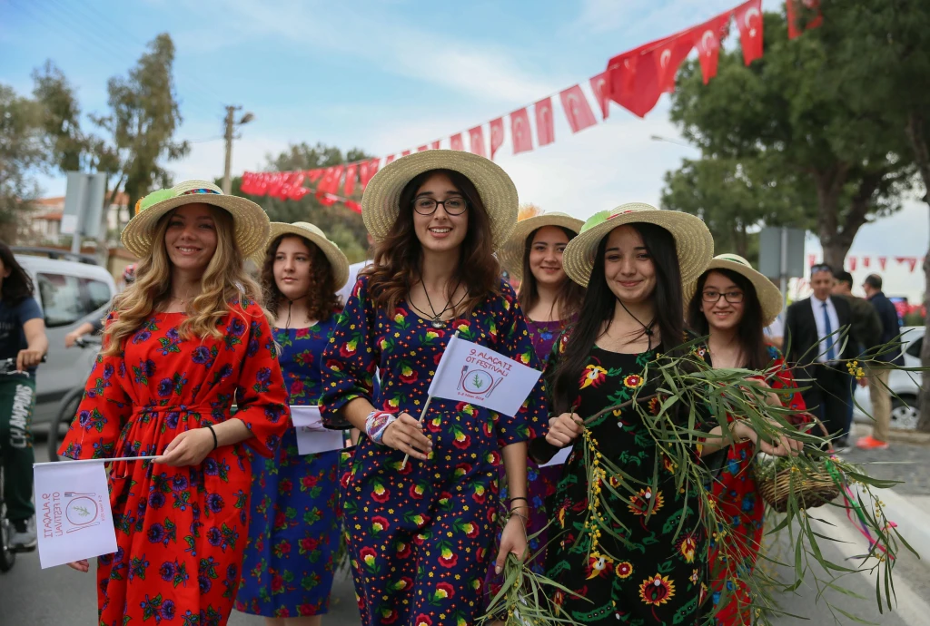 Alaçatı Ot Festivali Turu - 1 Gece Otel Konaklamalı
