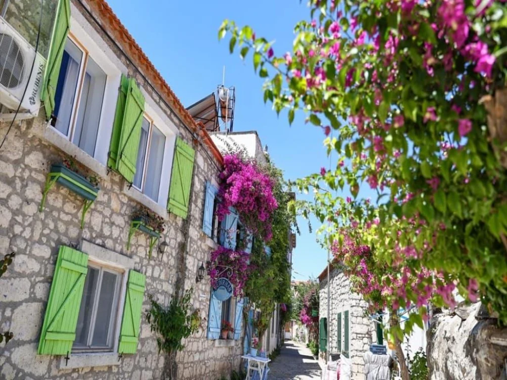 Alaçatı Ot Festivali Turu - 2 Gece Otel Konaklamalı